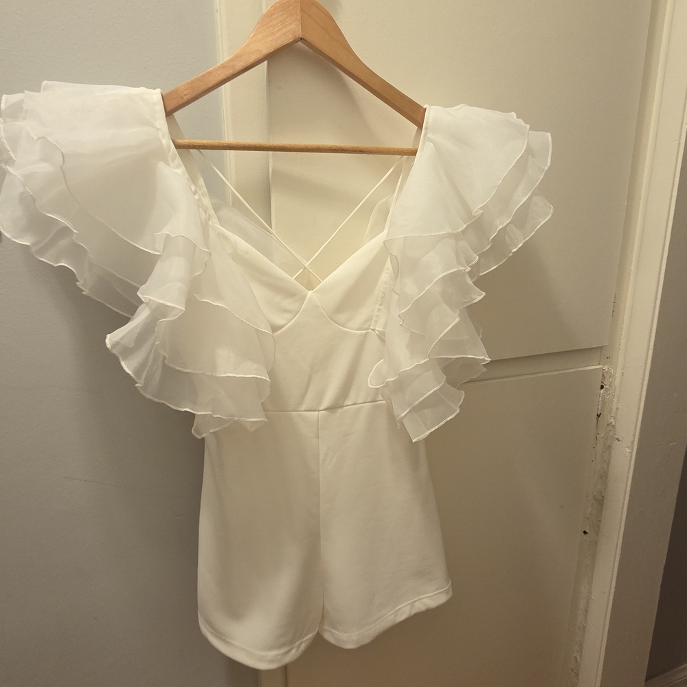 Elegant White Ruffled Women's Top
